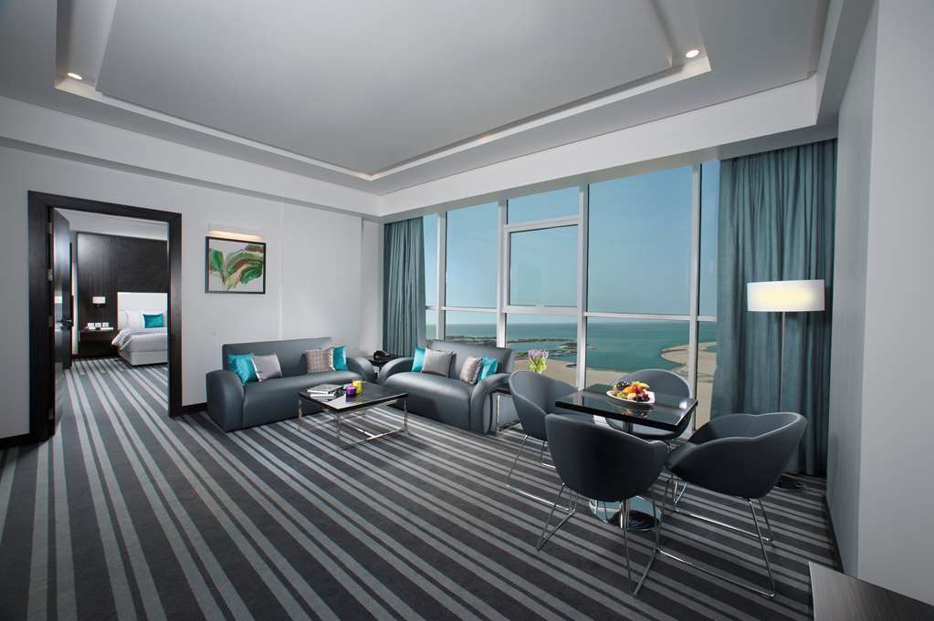 S Hotel Bahrain Sanabis Room photo