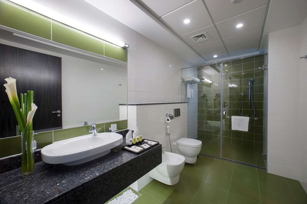 S Hotel Bahrain Sanabis Room photo